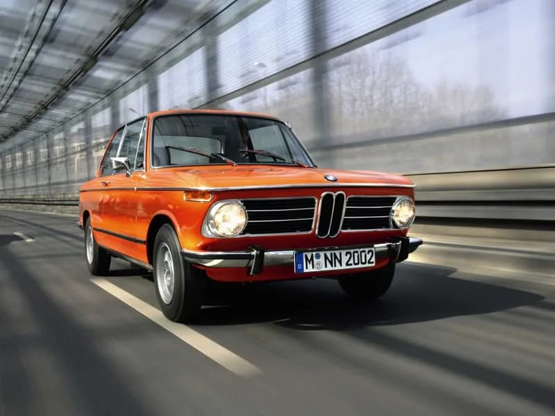 BMW stare modele – historia, innowacje i ich wpływ na motoryzację