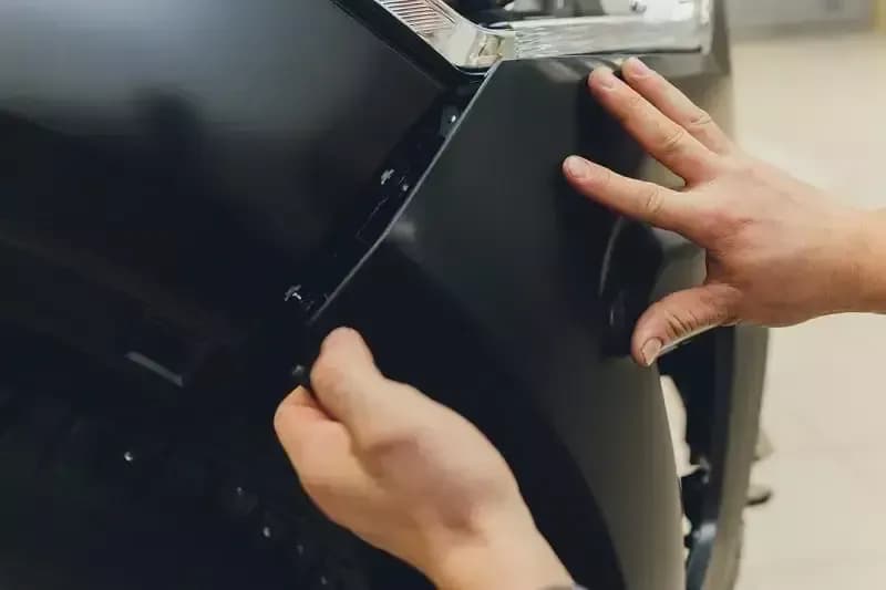 Porysowany zderzak plastikowy - Jak naprawić plastikowy zderzak?