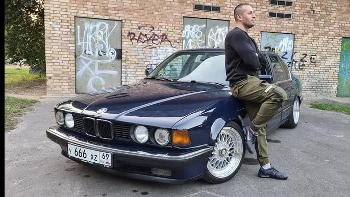 BMW E32: niewiarygodne osiągi, komfort i luksus w klasycznej limuzynie