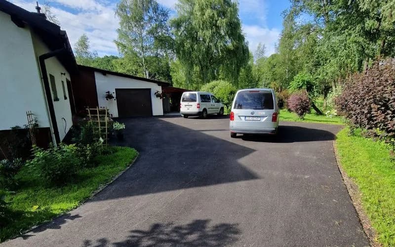 Ile waży 1m3 asfaltu? Odkryj zaskakujące różnice w wadze