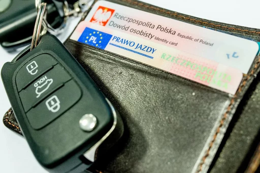 Ile mandat za brak prawa jazdy? Sprawdź, jakie kary grożą kierowcom