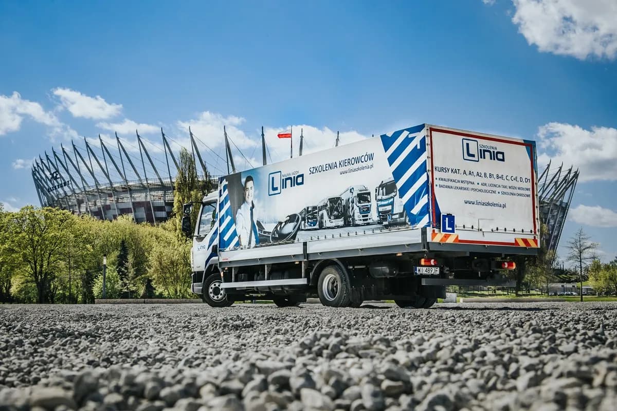 Ile trwa kurs na prawo jazdy kat C? Zaskakujące fakty i różnice