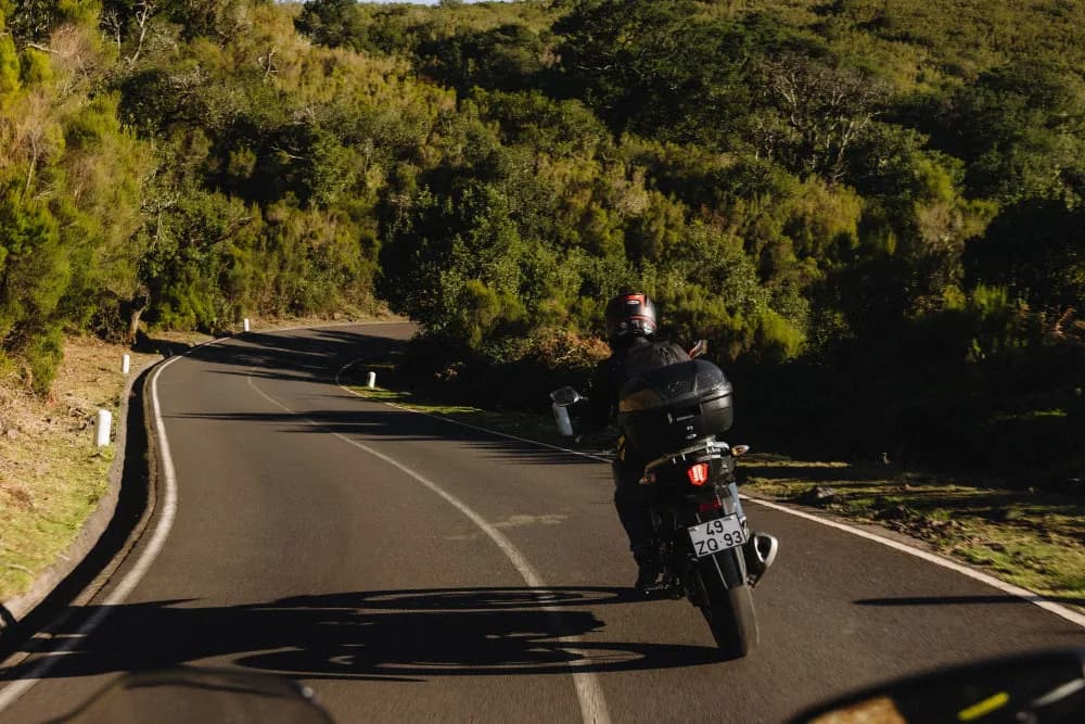 Najlepsze trasy motocyklowe w Polsce: przewodnik po przygodach