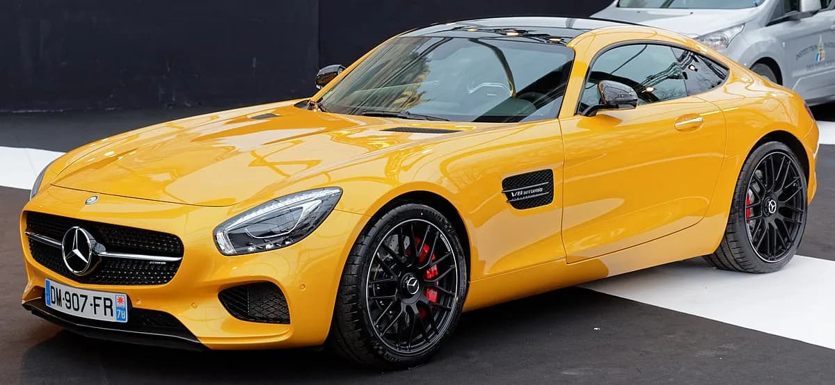 Mercedes-Benz AMG GTS – osiągi, luksus i emocje za kierownicą