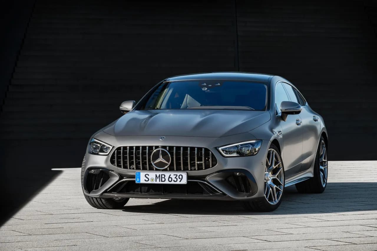 Mercedes AMG GT63 S cena – dlaczego warto zainwestować w ten model?