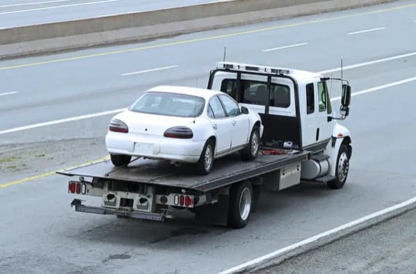 Jak przewozić auto na lawecie? – Kompletny poradnik