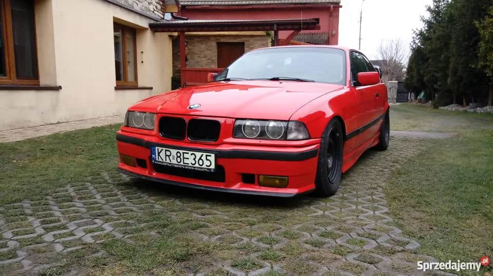 BMW E36 M-Pakiet – czy warto zainwestować w ten klasyczny model?