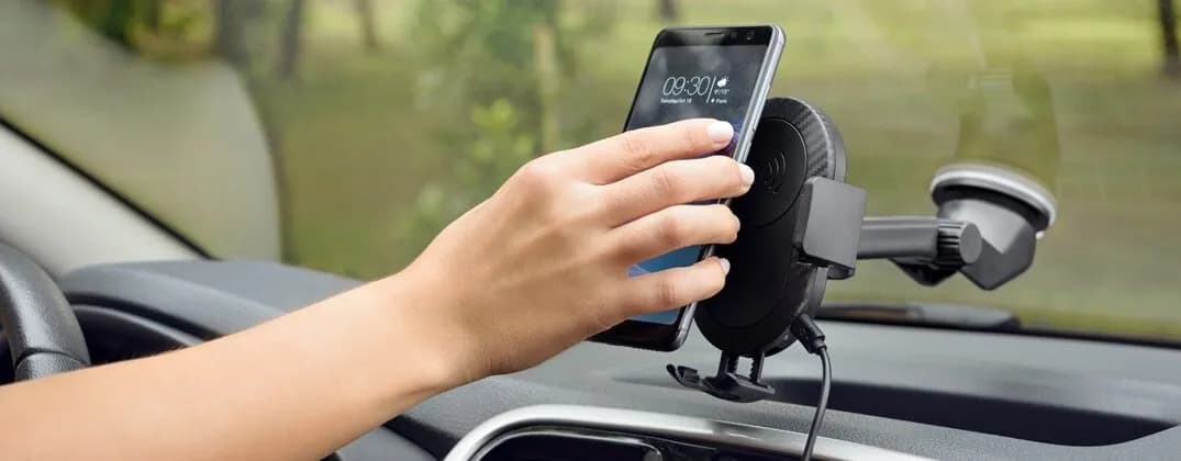 Jaki uchwyt na telefon do samochodu wybrać: 5 najważniejszych kryteriów