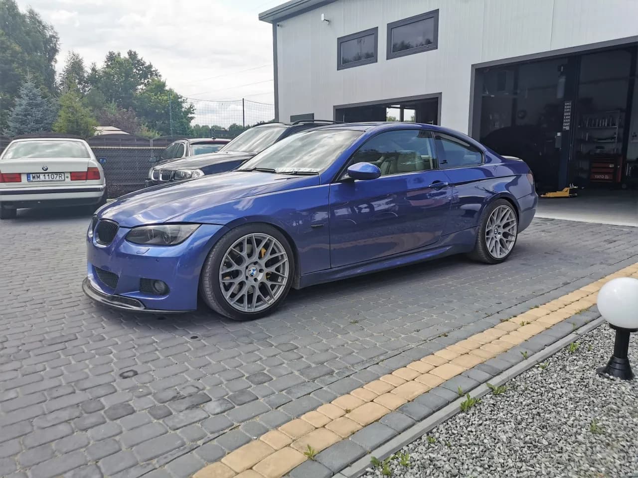 BMW E92 335d - szczegółowe informacje, osiągi i komfort użytkowania