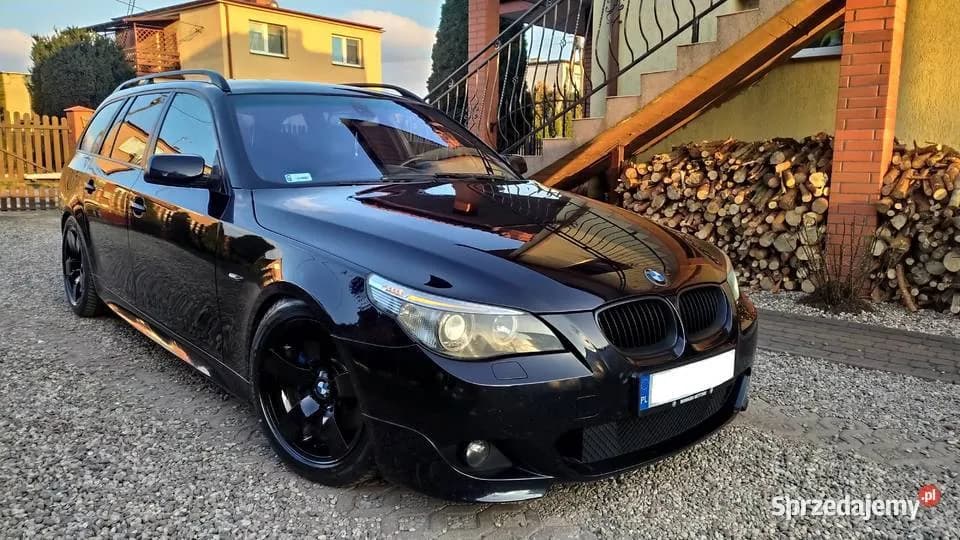 BMW E61 z M-Pakietem - odkryj jego cechy, osiągi i opinie użytkowników