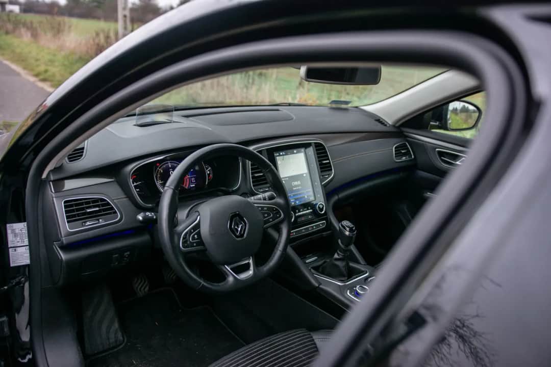 Talisman Renault – Wnętrze, opinie i kluczowe cechy modelu Talisman