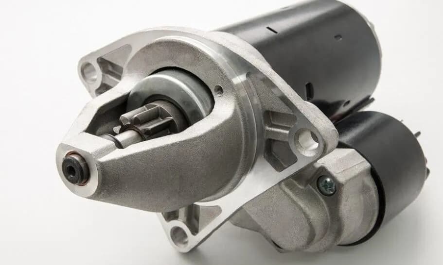 Gdzie jest rozrusznik w samochodzie? Kluczowe informacje o lokalizacji i naprawach