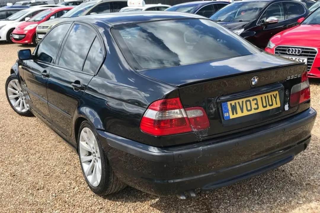 BMW E46 330d – dlaczego warto zainwestować w ten model samochodu?